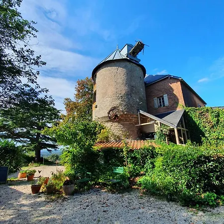 בית נופש La Tour Du Moulin *