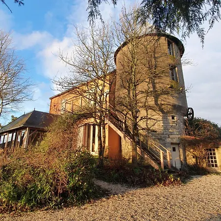 La Tour Du Moulin בית נופש Saint-Étienne-de-Montluc